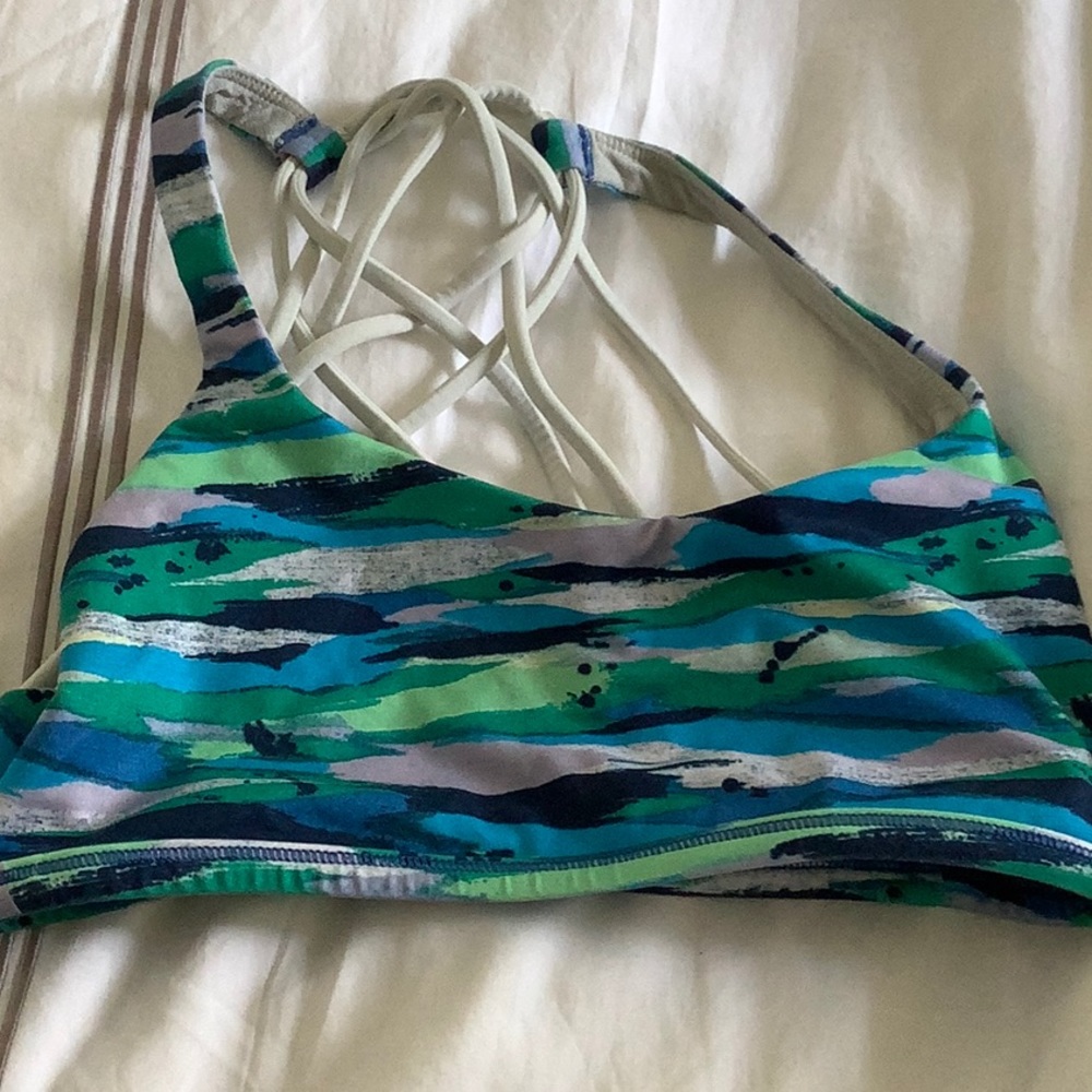 Lululemon sports bra